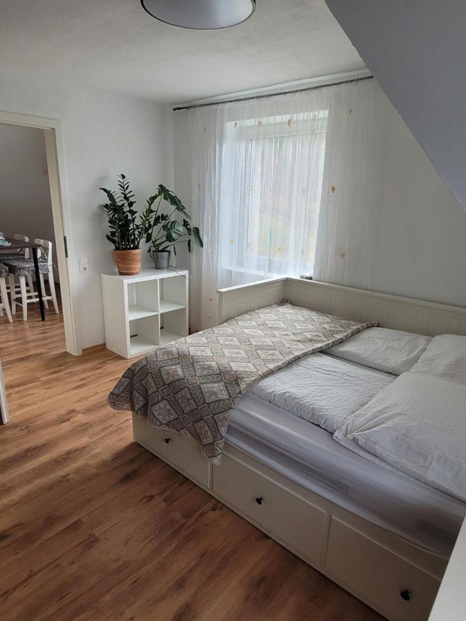 Apartment Ferienwohnung Steigwaldweg Würzburg Esterno foto