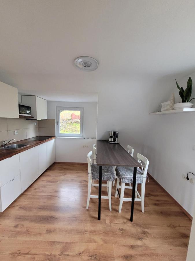 Apartment Ferienwohnung Steigwaldweg Würzburg Esterno foto